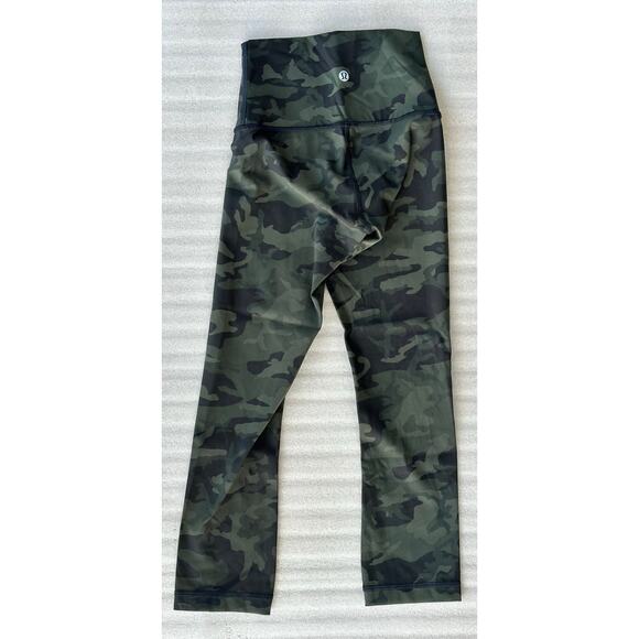 EUC Lululemon Wunder Under Crop High-Rise 21”, Camo Multi Green, Size 0, W6AYJS - Picture 7 of 11